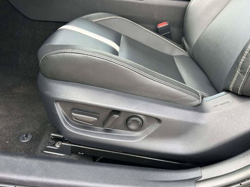 Used 2025 Toyota Camry SE FWD image 17