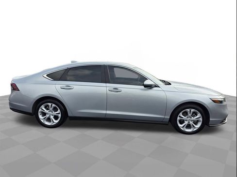 Used 2025 Honda Accord LX image 4