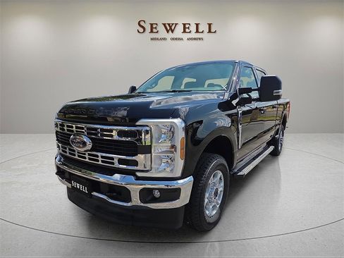 New 2025 Ford F250 XLT w/ FX4 Off-Road Package image 1