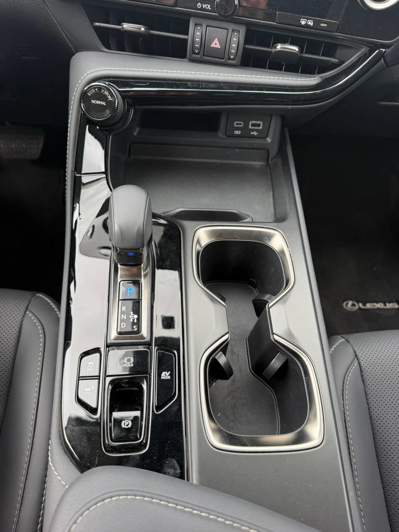 Used 2025 Lexus NX 350h AWD w/ Cold Area Package image 28