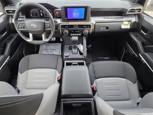 Certified 2025 Toyota Tacoma 2WD Double Cab image 4