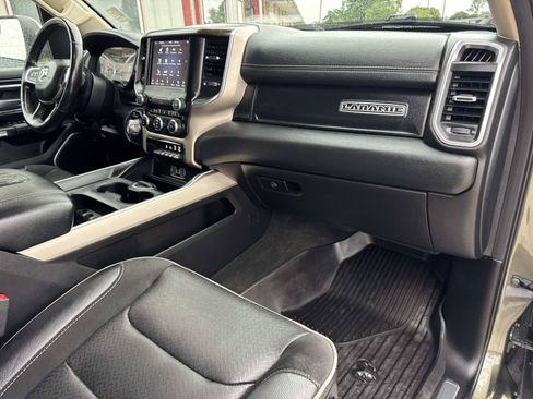 Used 2021 RAM 1500 Laramie AWD/4WD image 12
