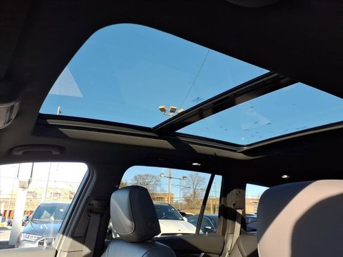 Used 2023 Cadillac XT6 Premium Luxury image 29