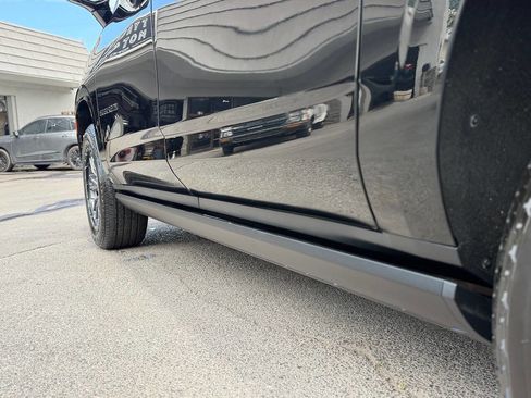 Used 2021 Chevrolet Suburban High Country image 20