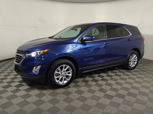 Used 2020 Chevrolet Equinox LT w/ Driver Convenience Package AWD/4WD image 2