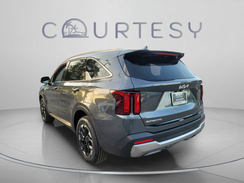 Certified 2024 Kia Sorento S AWD/4WD image 2