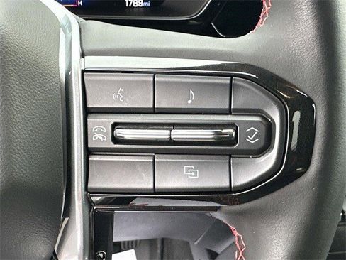 Used 2025 Chevrolet Colorado Z71 w/ Technology Package image 21