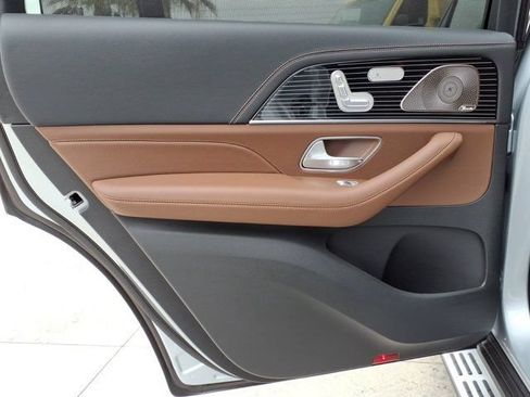 New 2026 Mercedes-Benz GLS 580 4MATIC image 16