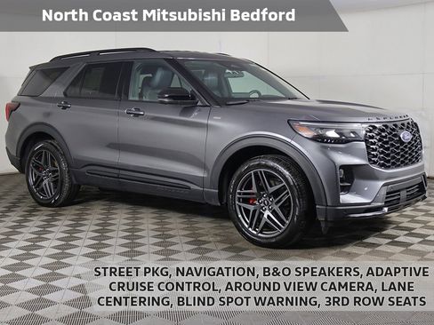 Used 2025 Ford Explorer ST-Line w/ ST-Line Street Pack image 1