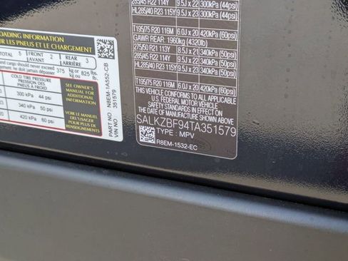 New 2026 Land Rover Range Rover SV image 21