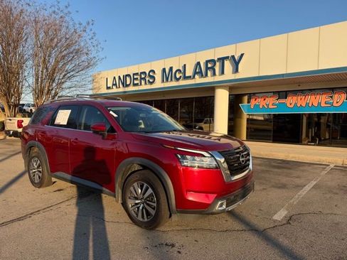 Used 2022 Nissan Pathfinder SL image 1
