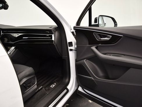 Used 2025 Audi Q7 3.0T Premium Plus w/ Premium Plus Package image 46