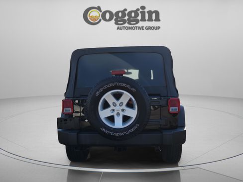 Used 2018 Jeep Wrangler Unlimited Sport S image 4