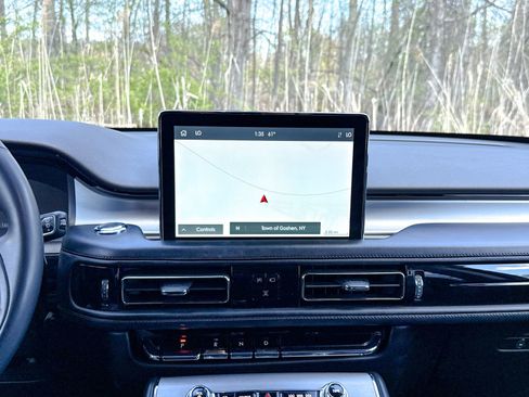Certified 2022 Lincoln Aviator AWD w/ Elements Package image 27