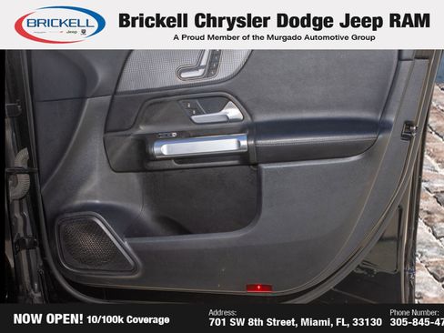 Used 2021 Mercedes-Benz GLB 250 4MATIC w/ Premium Package image 13