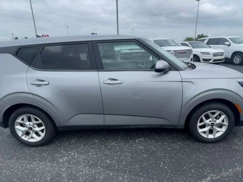 Used 2023 Kia Soul LX w/ Option Group 015 image 2