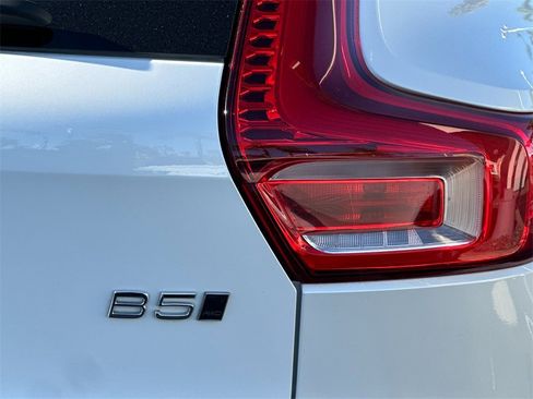 Certified 2023 Volvo XC40 B5 Plus w/ Driver Assist Package image 25