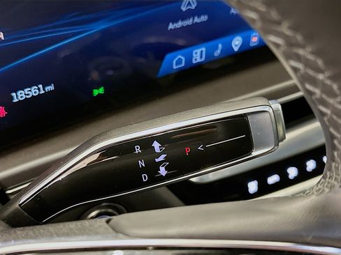 Used 2024 Cadillac Lyriq Tech image 25