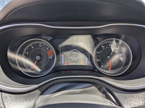 Used 2019 Jeep Cherokee Latitude w/ Popular Appearance Group AWD/4WD image 16