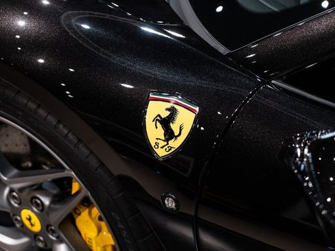 Certified 2022 Ferrari F8 Tributo image 12