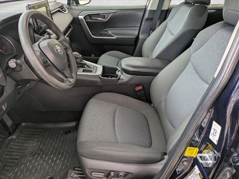 Used 2022 Toyota RAV4 XLE FWD image 17