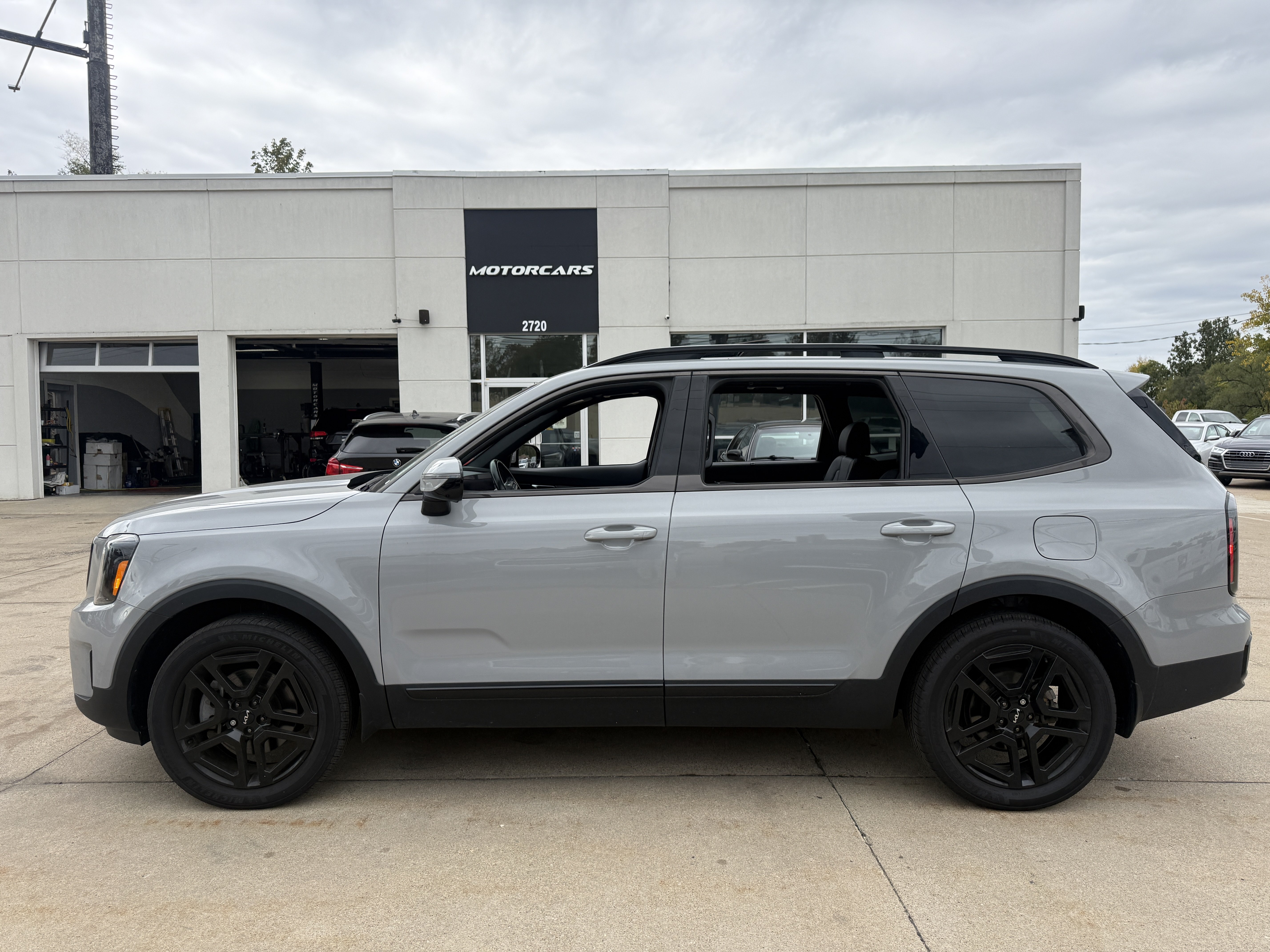 Used 2024 Kia Telluride SX AWD/4WD image 2