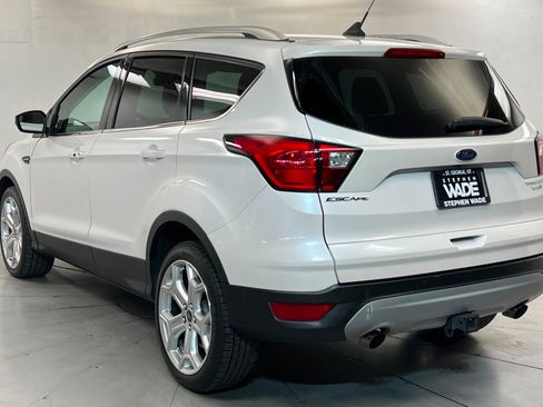 Used 2019 Ford Escape Titanium AWD/4WD image 3