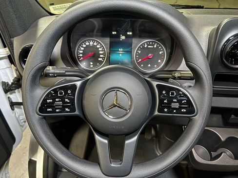 Used 2024 Mercedes-Benz Sprinter 2500 image 24