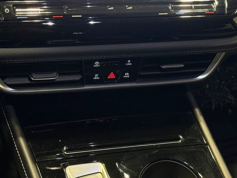 Used 2024 Volkswagen Atlas SE image 14