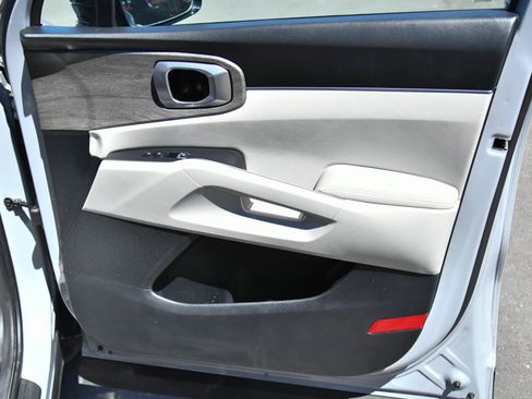 Used 2023 Kia Sorento EX FWD image 50