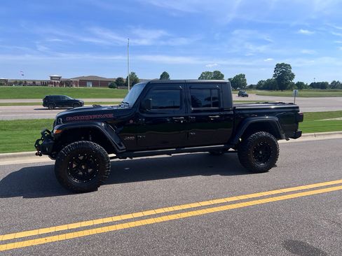 Used 2021 Jeep Gladiator Mojave w/ Cold Weather Group AWD/4WD image 8