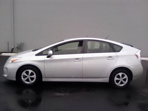 Used 2014 Toyota Prius One image 8