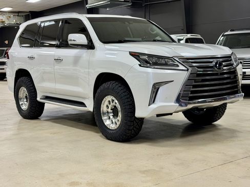 Used 2016 Lexus LX 570 4WD w/ Luxury Package image 5