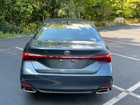 Used 2021 Toyota Avalon XLE w/ Moonroof Package AWD/4WD image 5