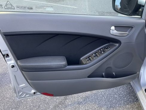 Used 2017 Kia Forte LX image 23