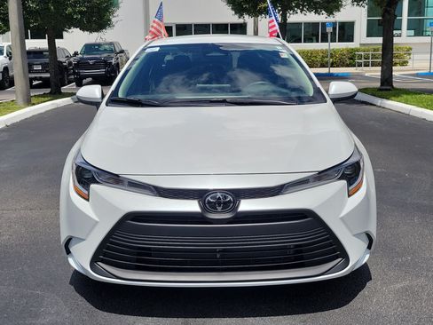Used 2026 Toyota Corolla LE FWD image 4