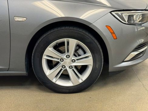 Used 2020 Buick Regal Preferred w/ Sights and Sounds Package FWD image 4