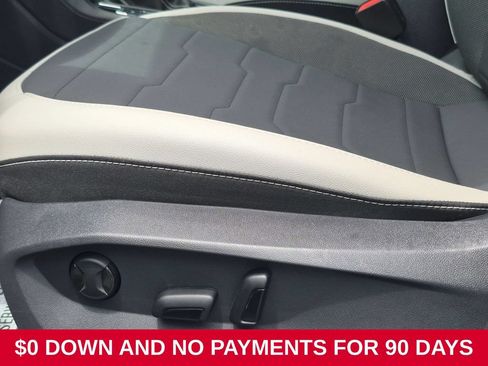 Used 2025 Volkswagen Taos SE AWD/4WD image 13