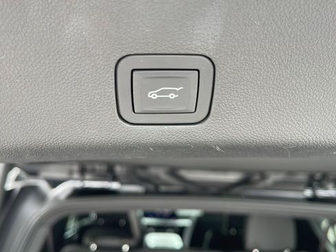Used 2025 Chevrolet Suburban RST w/ Comfort Package AWD/4WD image 7