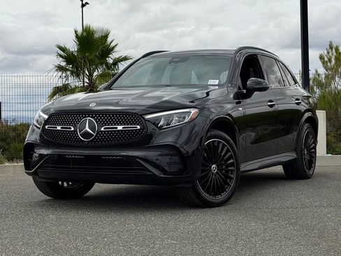 Used 2025 Mercedes-Benz GLC 350e 4MATIC image 2