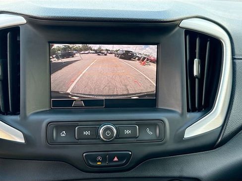 Used 2023 GMC Terrain SLE image 13