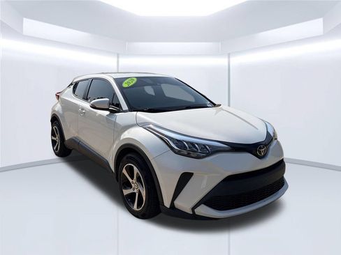 Used 2020 Toyota C-HR LE FWD image 3