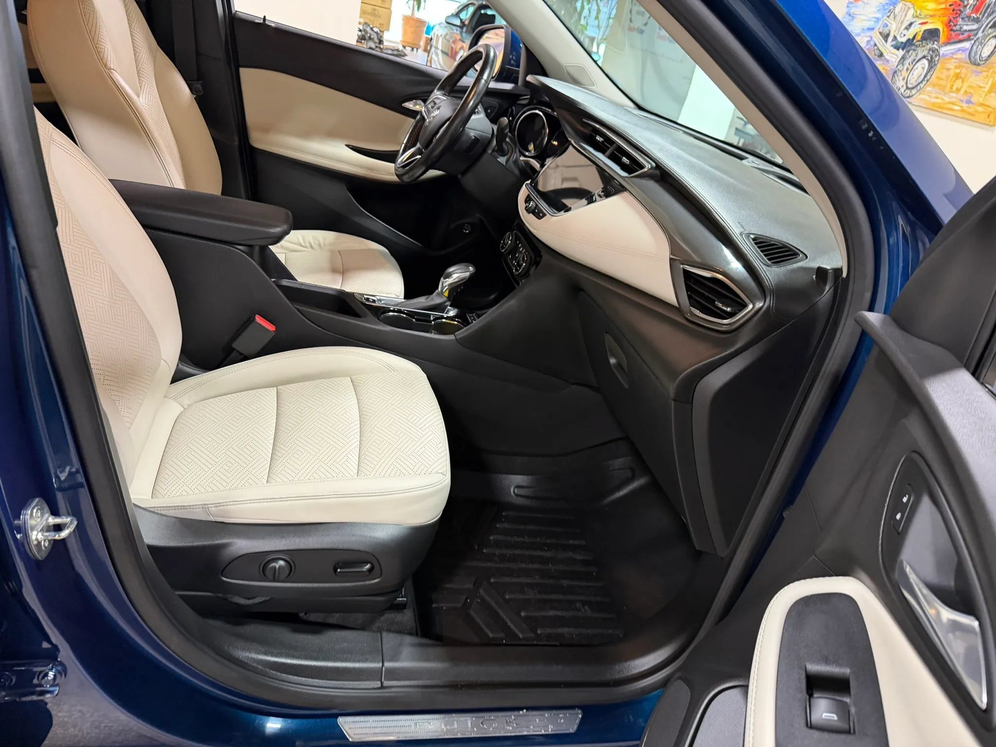 Used 2021 Buick Encore GX Essence AWD/4WD image 36