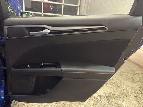 Used 2013 Ford Fusion SE FWD image 25