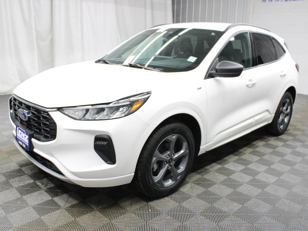 Used 2024 Ford Escape ST-Line w/ Tech Pack #1 AWD/4WD image 9