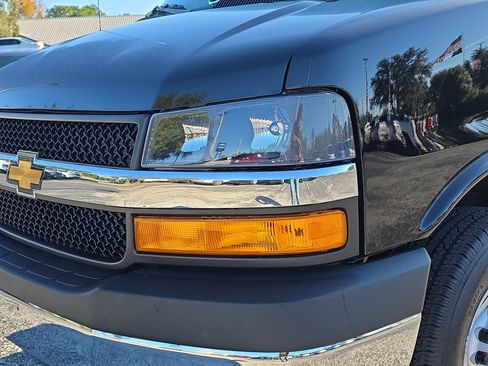 New 2025 Chevrolet Express 2500 Work Van image 7