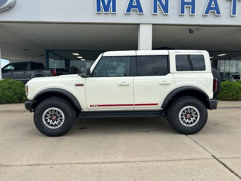 New 2026 Ford Bronco Outer Banks w/ Sasquatch Package AWD/4WD image 4