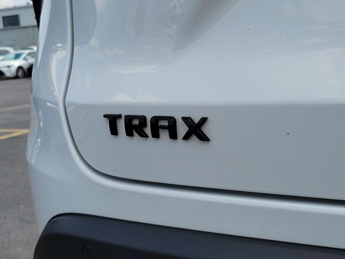 Used 2024 Chevrolet Trax RS w/ Driver Confidence Package FWD image 6