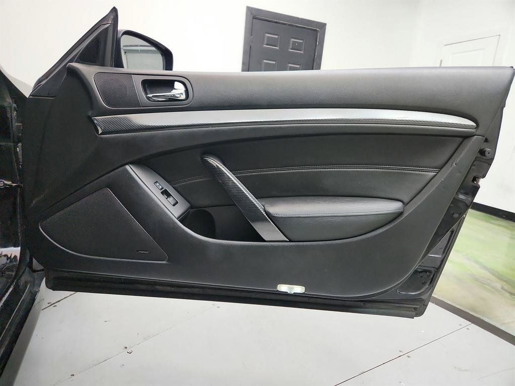 Used 2014 INFINITI Q60 Sport RWD image 26