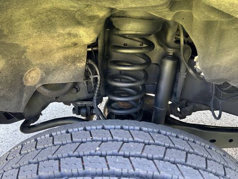 Used 2017 Ford F550 4x4 Regular Cab Super Duty image 31